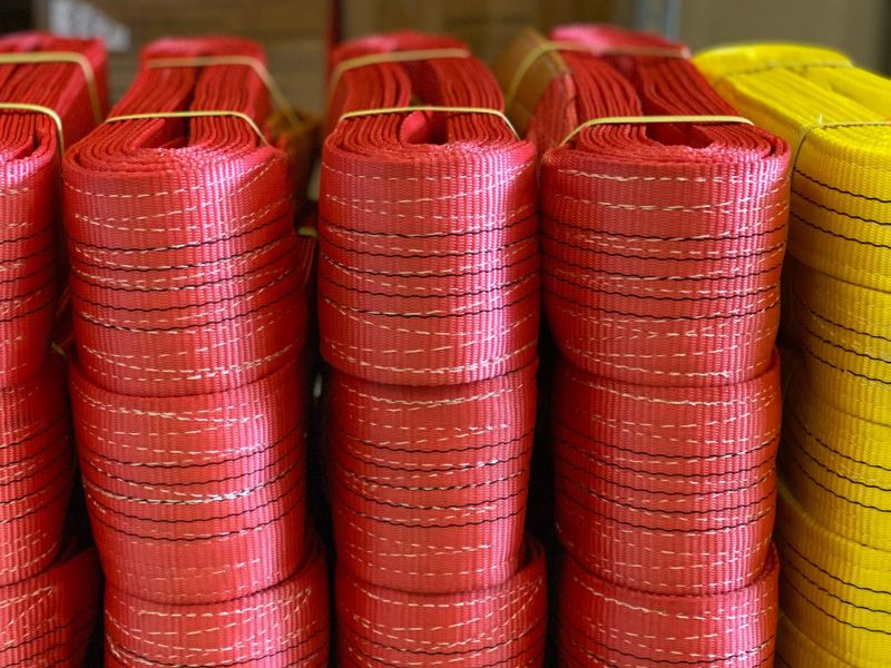 Báo giá dây cáp vải bẹ cẩu hàng. Báo giá dây cáp vải bẹ cẩu hàng.